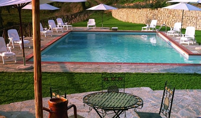 TUSCANY HOLIDAY VILLA RENTALS - Luxury Villa Vacation Rentals with private pool near Arezzo