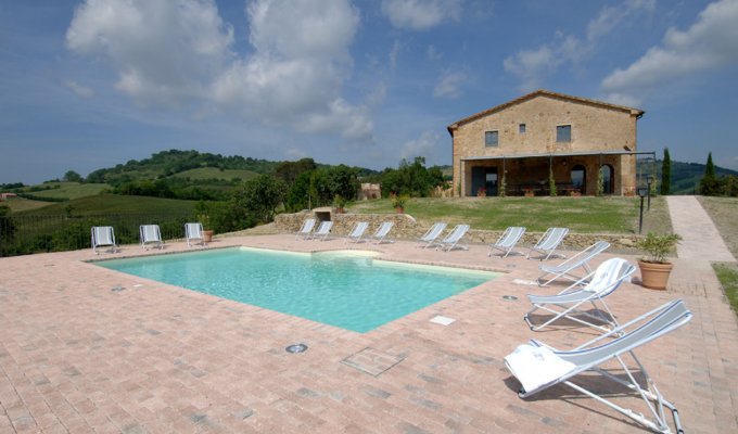 TUSCANY HOLIDAY VILLA RENTALS - Luxury Villa Vacation Rentals with private pool near Pisa - Italy