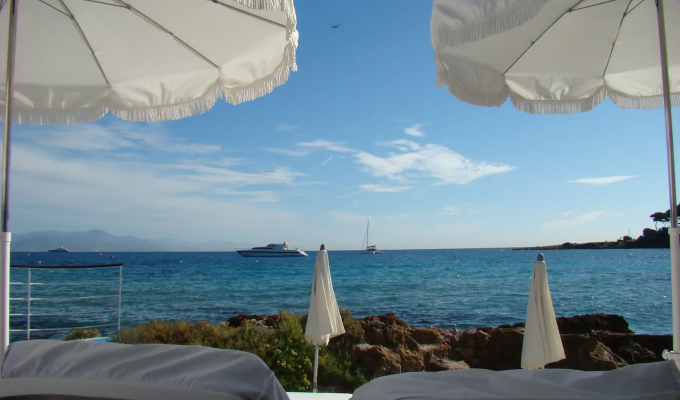 Luxury French Riviera villa rental Cap d Antibes near beach