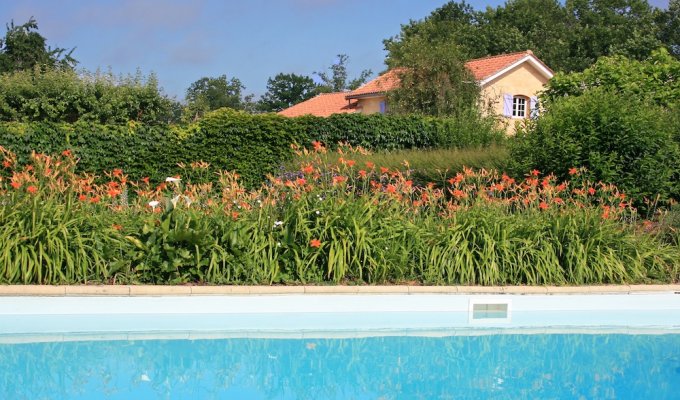 Swimming pool secured and shared betwenn the 4 cottages : 12 x 6M- Chateau  La Gontrie