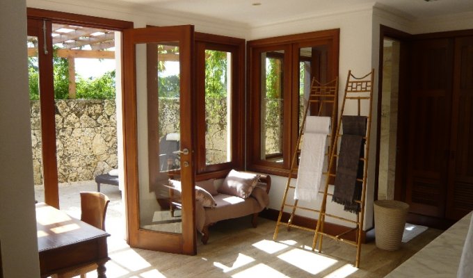 Partial view on the very large shower room of the Master suite