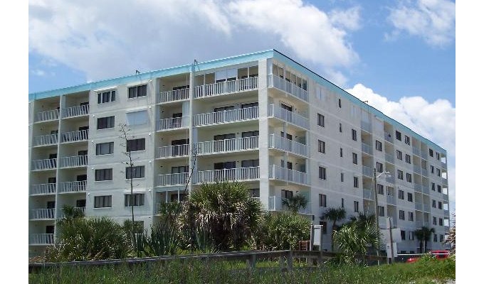 Oceanfront Condo Apartment Vacation Rentals by owner Cocoa Beach Florida