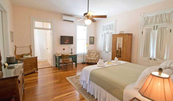 Luxurious Key West Bed & Breakfast Accommodations Florida Keys 