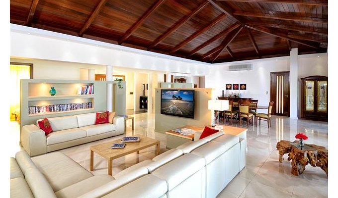 ST MAARTEN HOLIDAY RENTALS - Luxury BeachFront Villa Vacation Rentals - Guana Bay - Netherlands Antilles