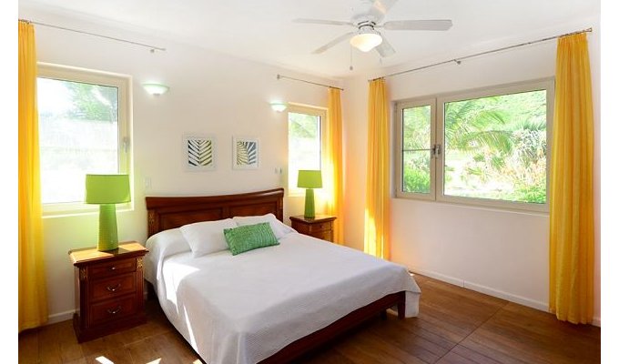ST MAARTEN HOLIDAY RENTALS - Luxury BeachFront Villa Vacation Rentals - Guana Bay - Netherlands Antilles