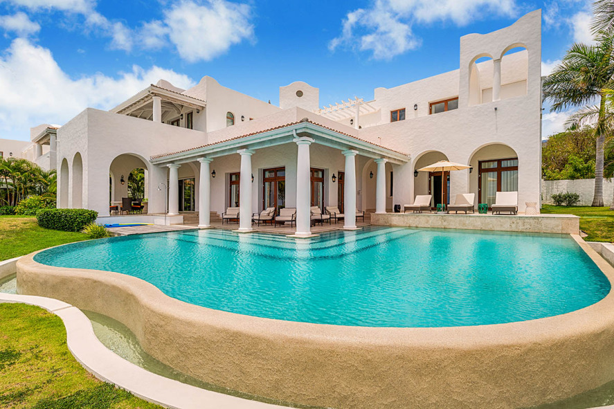St Martin Holidays Rentals Luxury Villa Vacation Rentals with private[....]