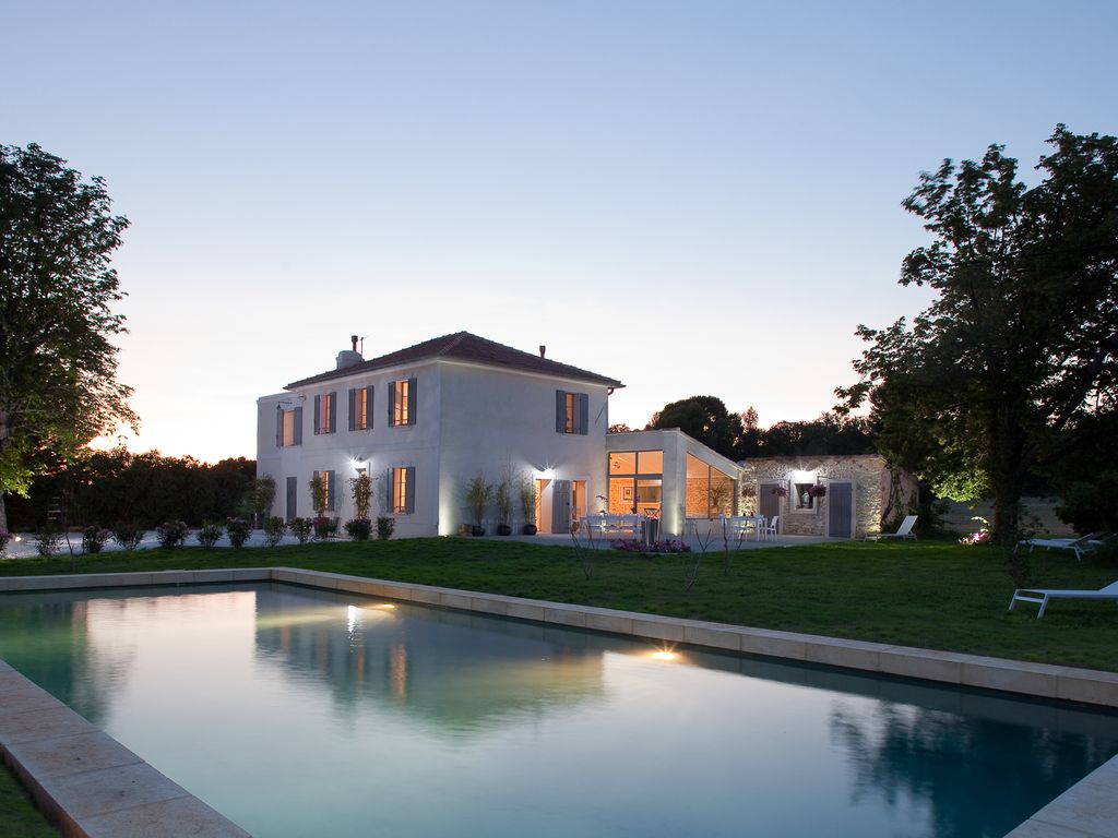 Provence Luxury villa rentals Aix en Provence with heated private pool and staff chef (9) Provence Luxury villa rentals Aix en Provence with heated private pool and staff chef (9)