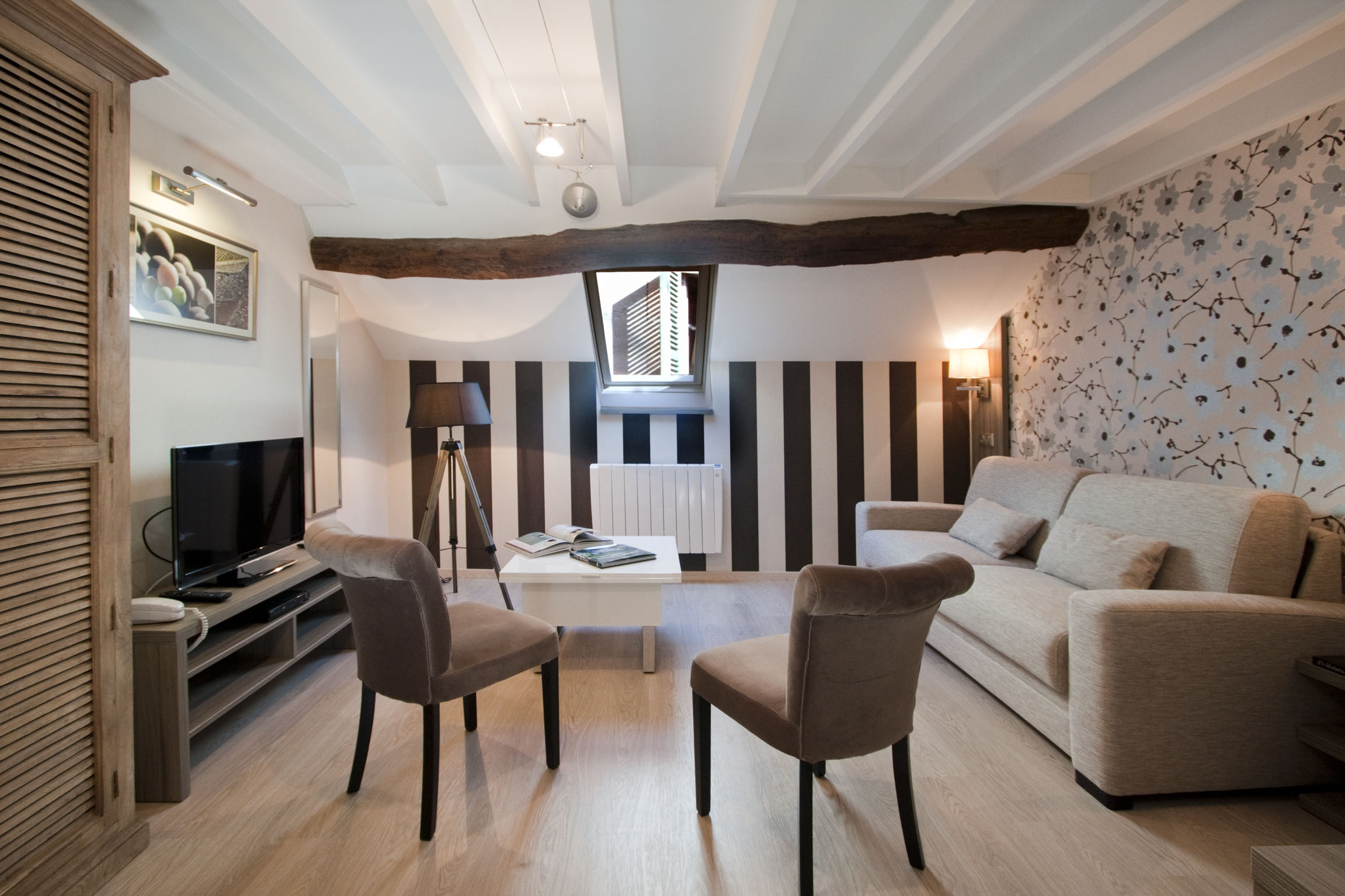 Burgundy Beaune Apartment Residence 6 apartments furnished 4 stars for