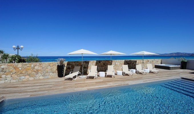 Luxury Apartments 5 * on the beach in Ile Rousse Corsica Calvi 10 mins