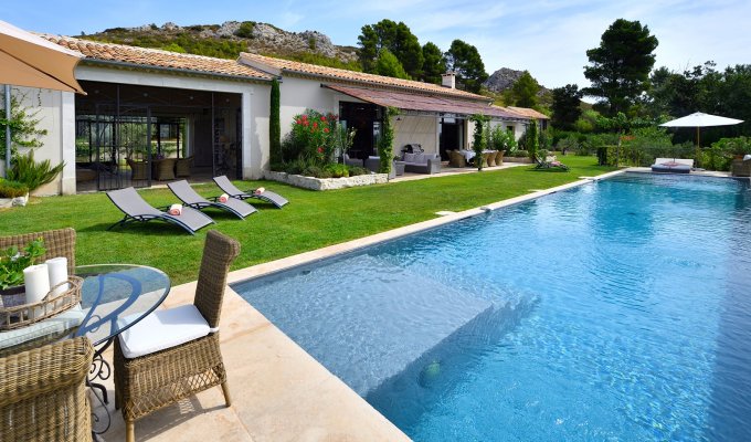 Saint Remy de Provence luxury villa rentals with private pool & staff chef