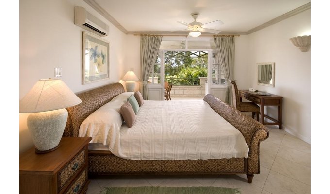 Barbados apartment vacation rentals sea views pool St. James Holetown