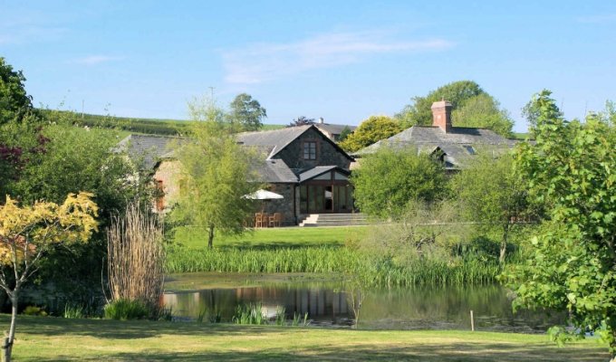 2 Five star Luxury Holiday Cottages in North Devon each with 3 double en-suite bedrooms Sleeps 6-12