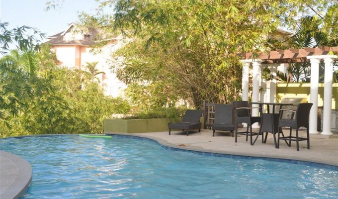 Jamaica apartment vacation rentals sea views and pool in Ocho Rios north coast of Jamaica 