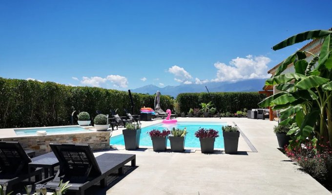 Aleria Villa Vacation Rentals 8/12 pers private pool Near From Beaches Corsica