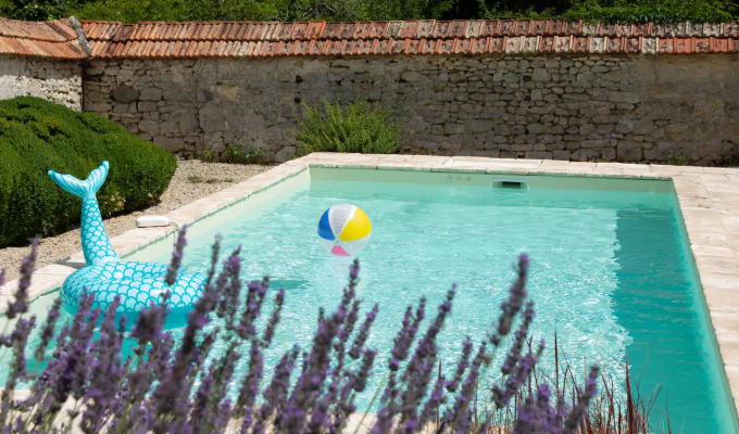  Champagne Holiday cottage rental with heated open  pool near Reims and vineyards