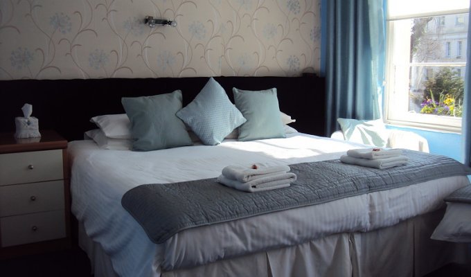 Lawnswood Guesthouse Bed and Breakfast Devon South West England