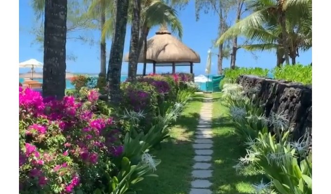 Mauritius Villa rental Belle Mare Beach 30 m  pool & staff