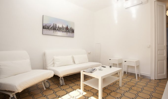 Apartment to rent in Barcelona Wifi AC balcony 