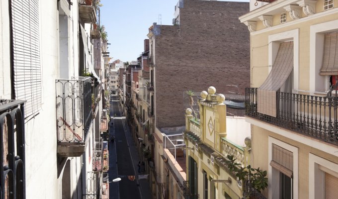 Apartment to rent in Barcelona Wifi AC balcony