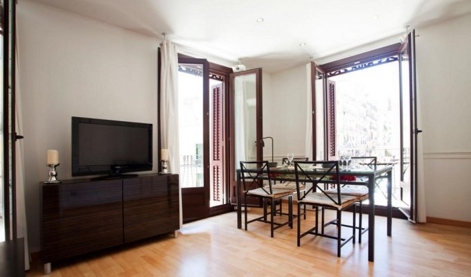 Apartment to rent in Barcelona Montjuic balcony Wifi AC