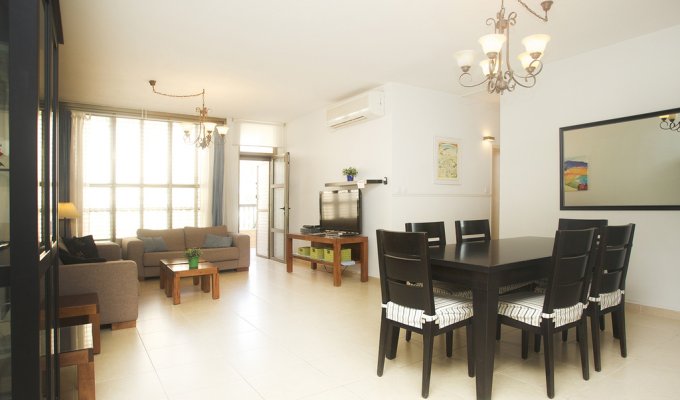 Israel Apartment Vacation rentals Kosher in Raanana, Wifi, AC, terrace
