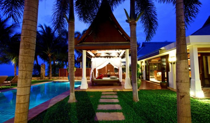 Beachfront Koh Samui Villa Rentals in Maenam