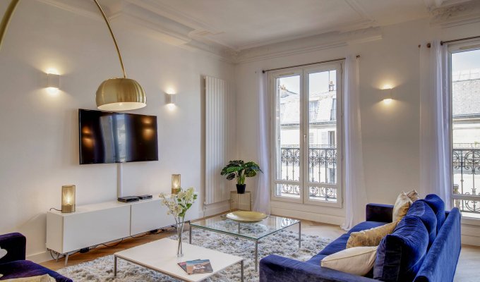 Paris Montparnasse Saint Germain Short Term Luxury Apartment rental 150m from the famous Cafe de Flore