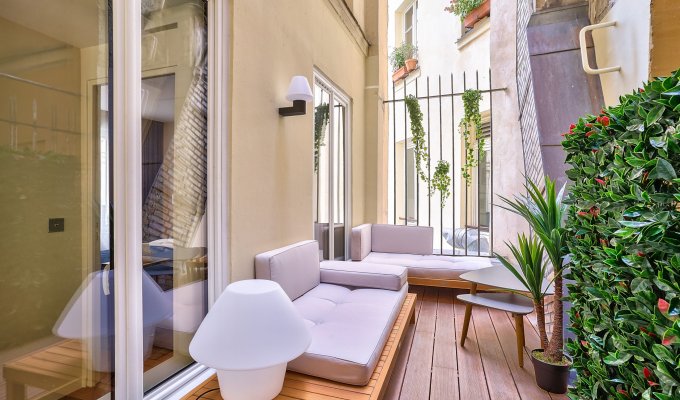 Paris Quartier Latin Notre Dame Short Term Luxury Apartment Rental with terrace