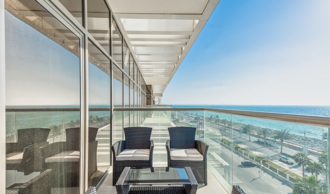 Dubai apartment rentals in Sadaf 4 Jumeirah Beach Residences with Great Sea View