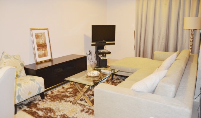 Dubai apartment rentals in Dubai Marina with Pool View