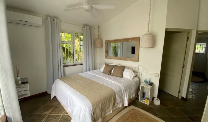 Beachfront Mauritius Villa in Roches Noires close to Belle Mare, private pool & staff 