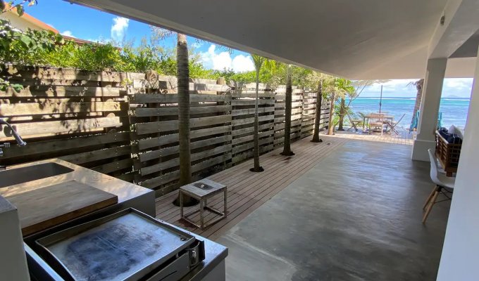 Beachfront Mauritius Villa in Roches Noires close to Belle Mare, private pool & staff 