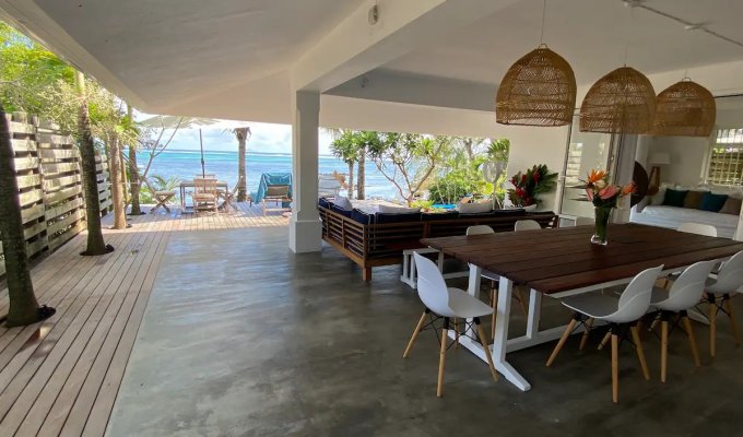 Beachfront Mauritius Villa in Roches Noires close to Belle Mare, private pool & staff 