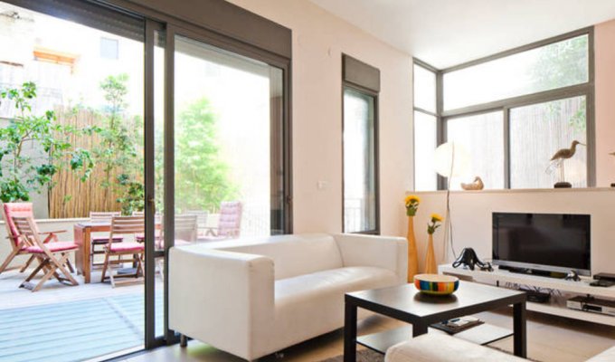 Israel Luxury Apartment Vacation rentals 4 Bedroom Duplex in Tel Aviv, few meters from the beaches