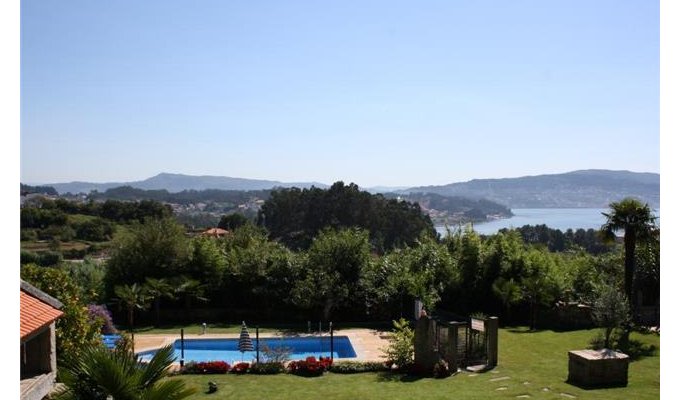 Rental house  holiday in the heart of the Galician South Coast with private pool