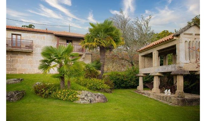 Rental house  holiday in the heart of the Galician South Coast with private pool