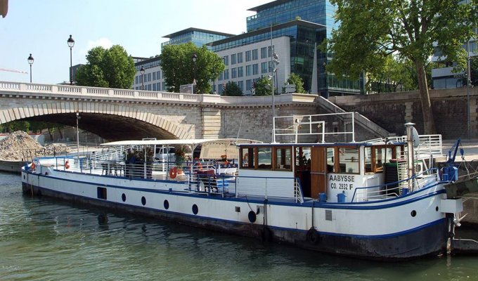 Paris Yacht Holiday rental Event Weddings Seminars