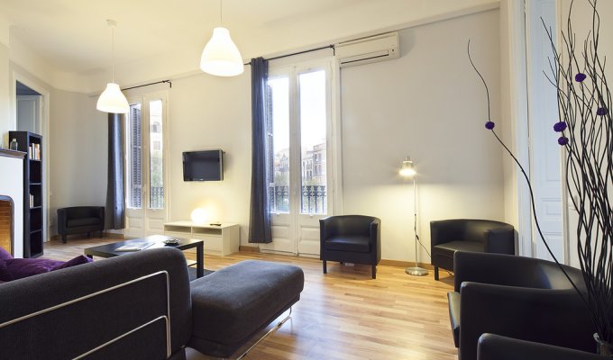 Apartment to rent in Barcelona Wifi Eixample terrace AC