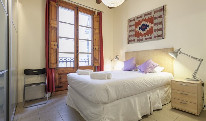 Apartment to rent in Barcelona Las Ramblas Wifi AC balcony