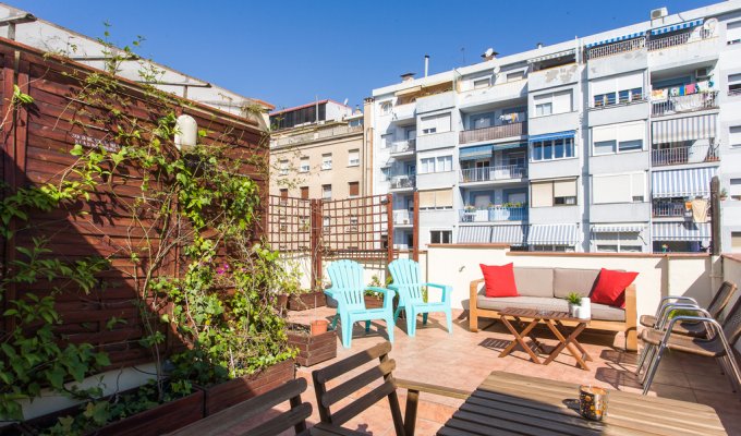 Barcelona Holiday Apartment rentals Wifi Sagrada Familia terrace AC