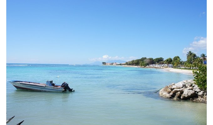 Guadeloupe beachfront luxury villa in Saint François with pool & staff