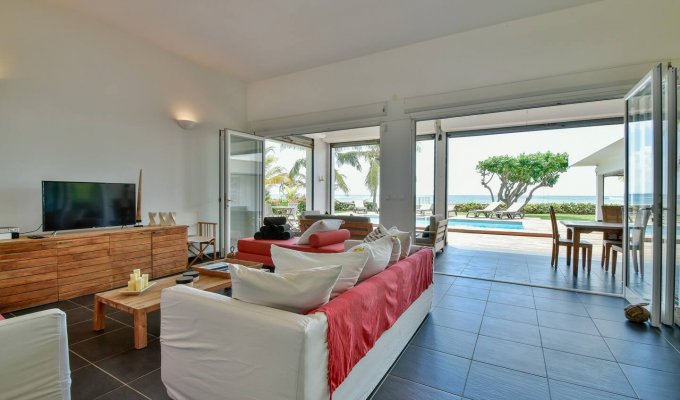 Guadeloupe beachfront luxury villa in Saint François with pool & staff