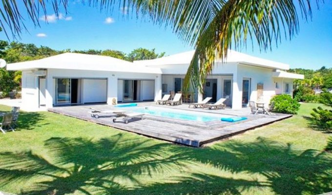 Guadeloupe beachfront luxury villa in Saint François with pool & staff