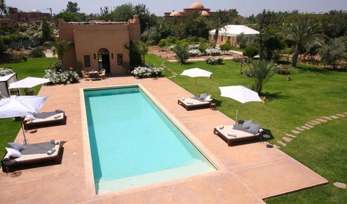 Pool of luxury villa in Marrakech