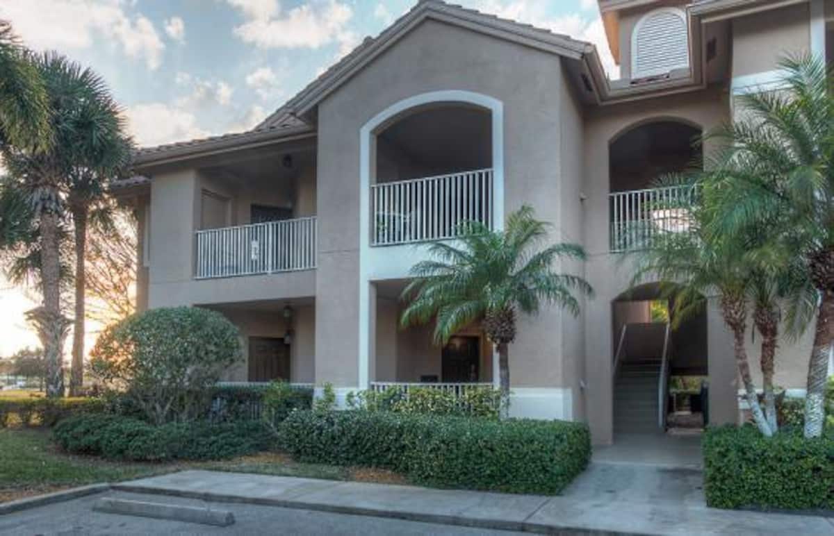 PGA Village Golf Resort villa rental near Port St Lucie with pool[....]