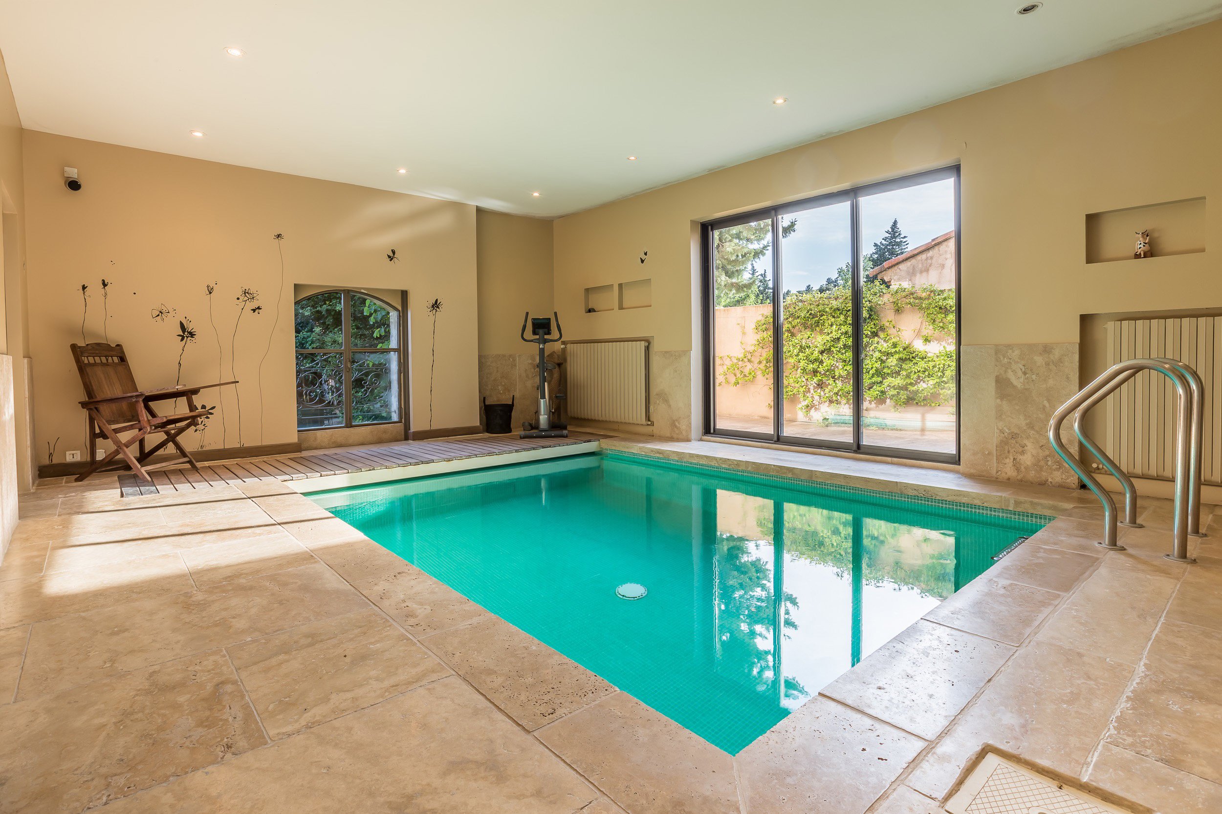 Saint Remy de Provence Luxury villa rentals with heated private pool[....]