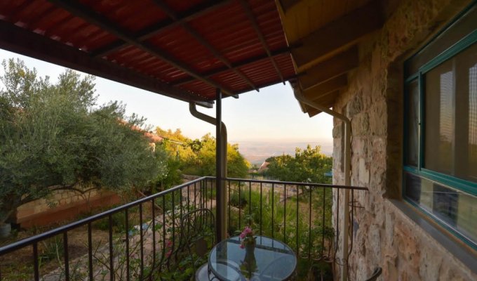 Israel Zimmer Vacation Rentals beautiful Secluded Stone  Cottage With a Jacuzzi in Galilee