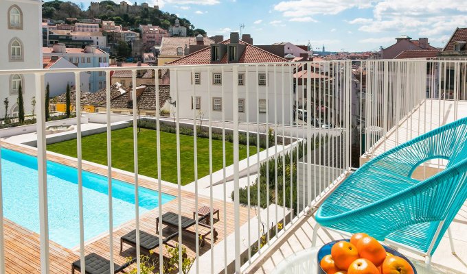Lisbon Graca Portugal Apartment Holiday Rental with pool and views on Castelo Sao Jorge, Lisbon