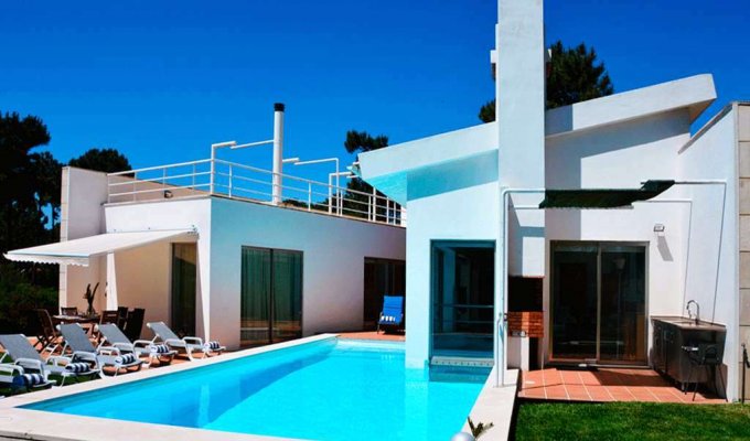 Aroeira Portugal Villa Holiday Rental  with private heated pool on Golf course and close to the beach, Lisbon Coast