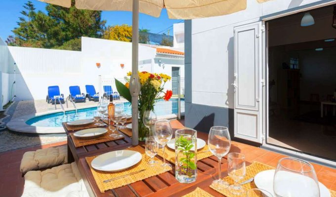 Charneca de Caparica Portugal Villa Holiday Rental  with secure private pool and close to the beach, Lisbon Coast